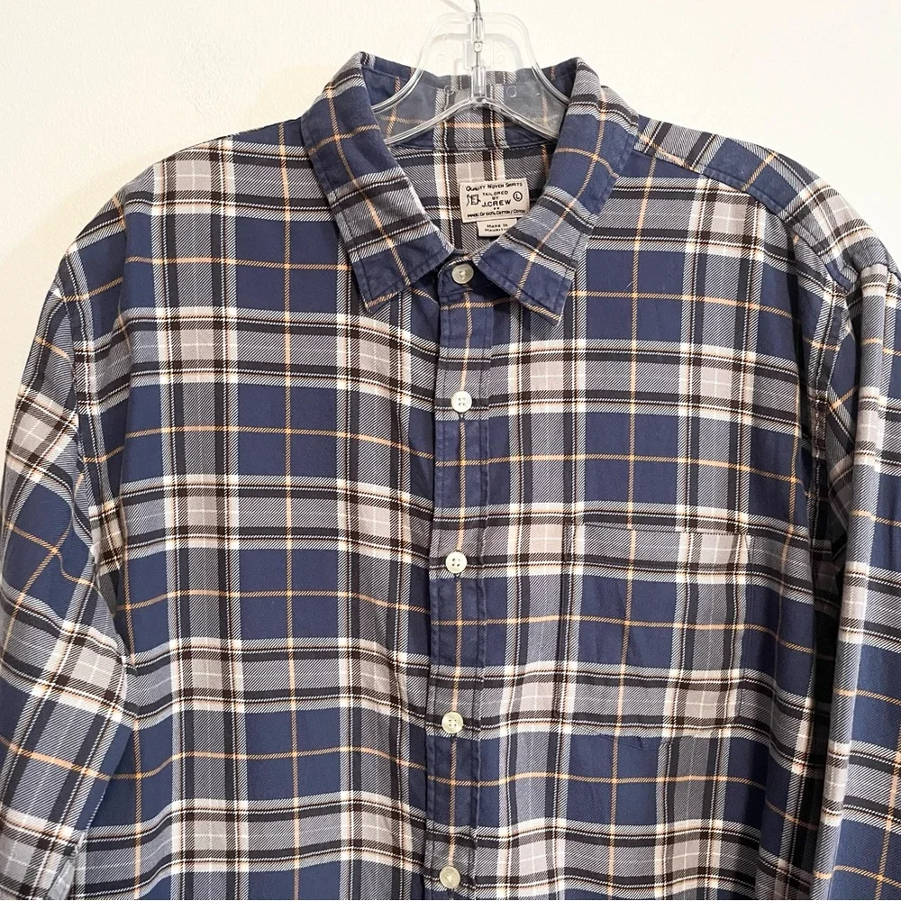 J. Crew Men’s Cotton Plaid Button Down Long Sleeved Shirt Blue/White Size Large